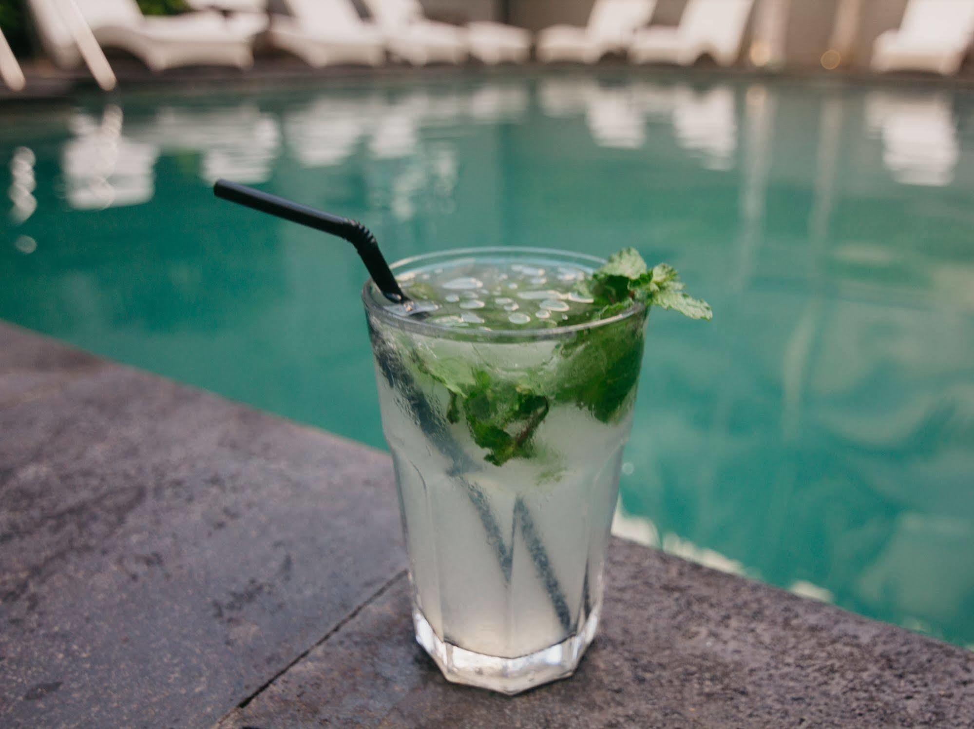 Kayun Hostel Legian Buitenkant foto