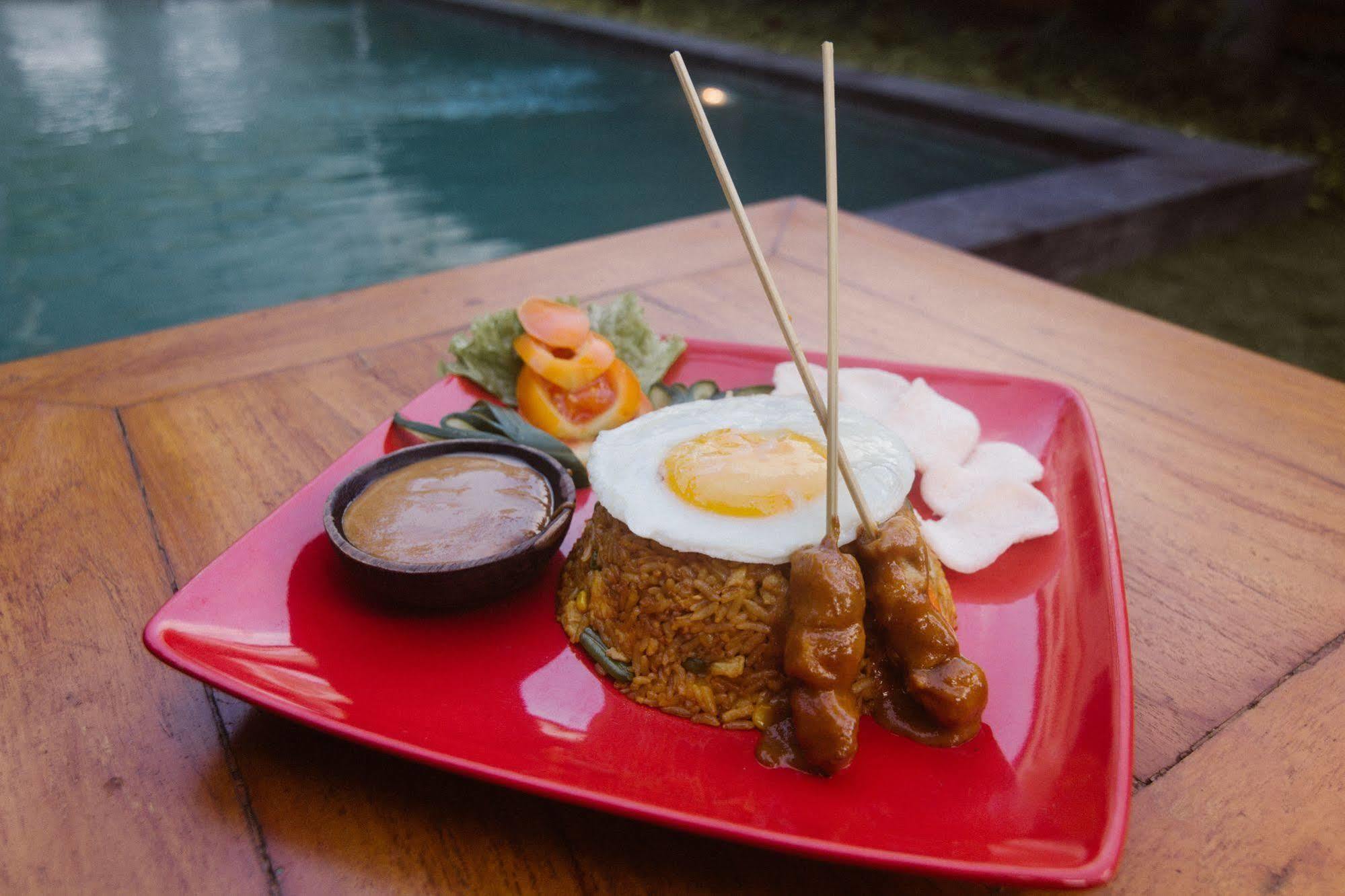 Kayun Hostel Legian Buitenkant foto