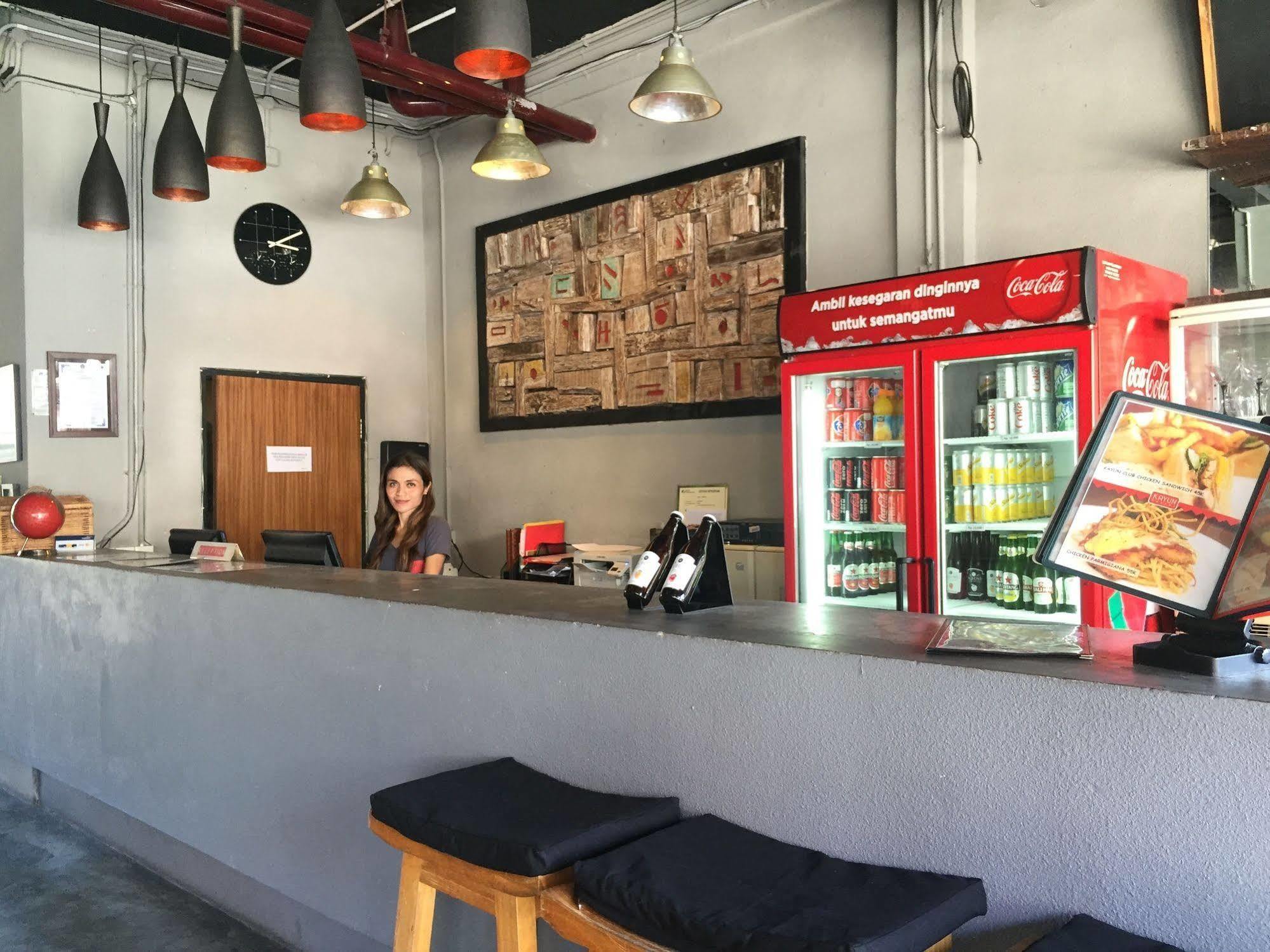 Kayun Hostel Legian Buitenkant foto
