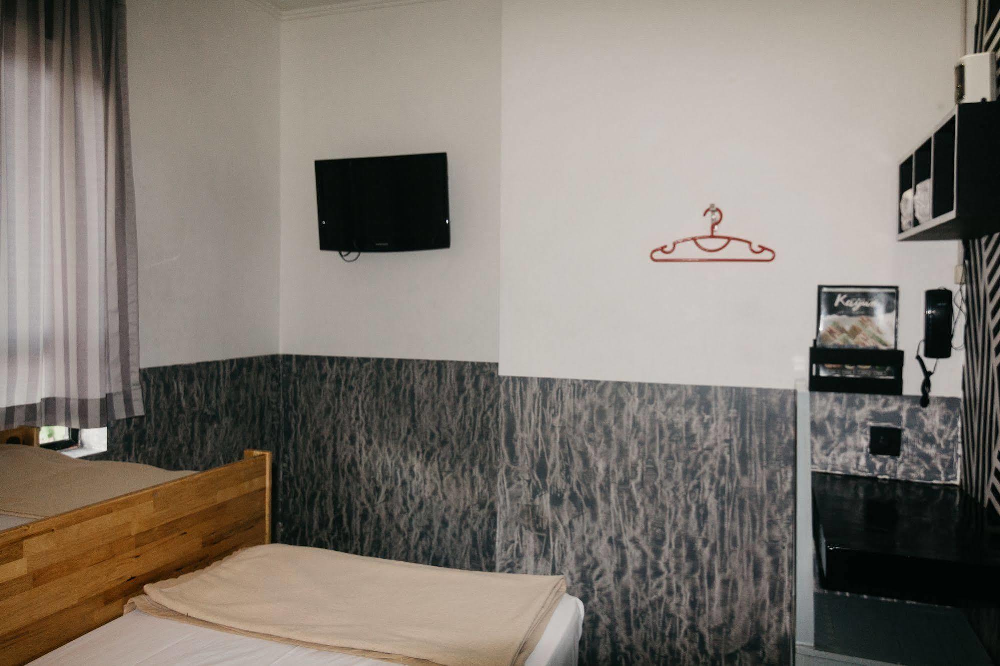 Kayun Hostel Legian Buitenkant foto