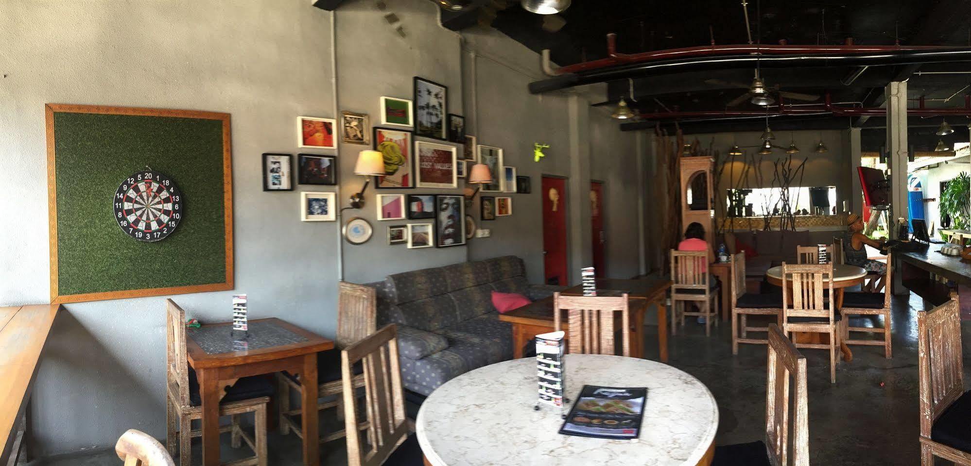 Kayun Hostel Legian Buitenkant foto