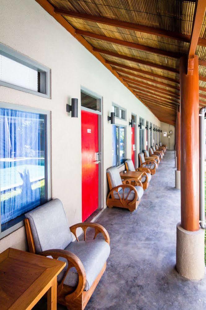 Kayun Hostel Legian Buitenkant foto